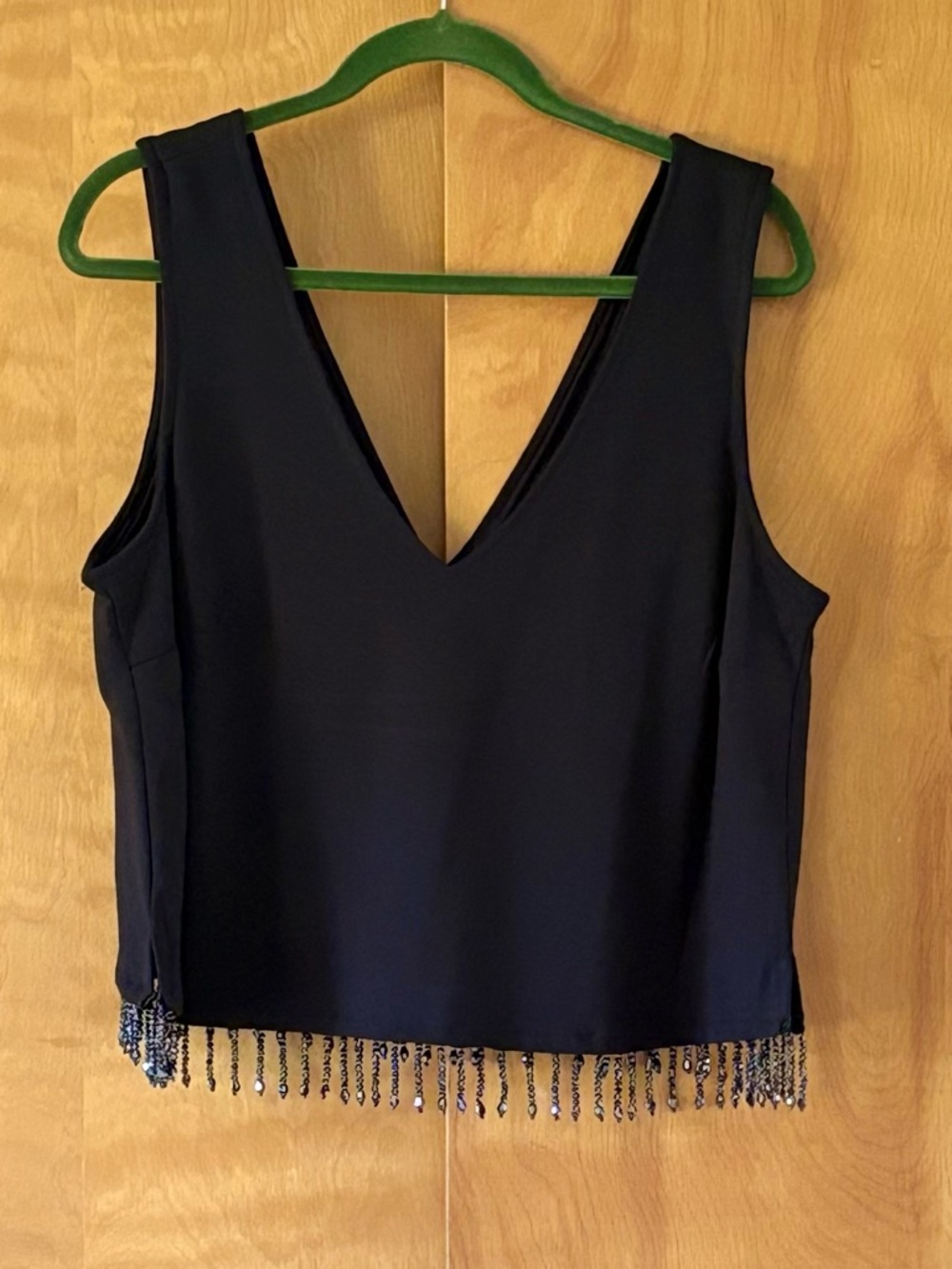 W5 Black Sleeveless V-Neck Tank with iridescent beaded  fringe.  Women’s XL